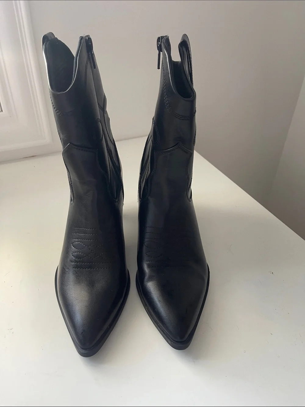 Universal Thread Women's Black Pointed-Toe Western Ankle Boots